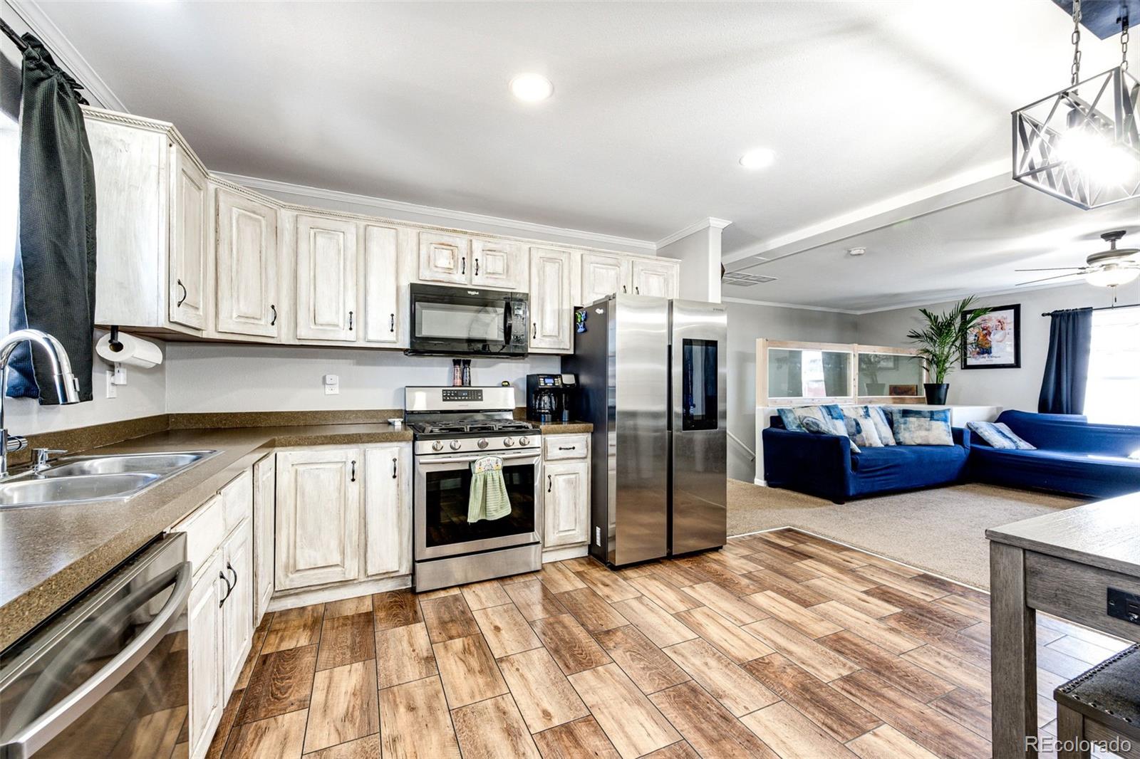570 4th Street Bennett CO 80102