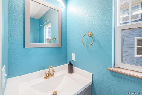 6147 N Flanders Street Aurora CO 80019