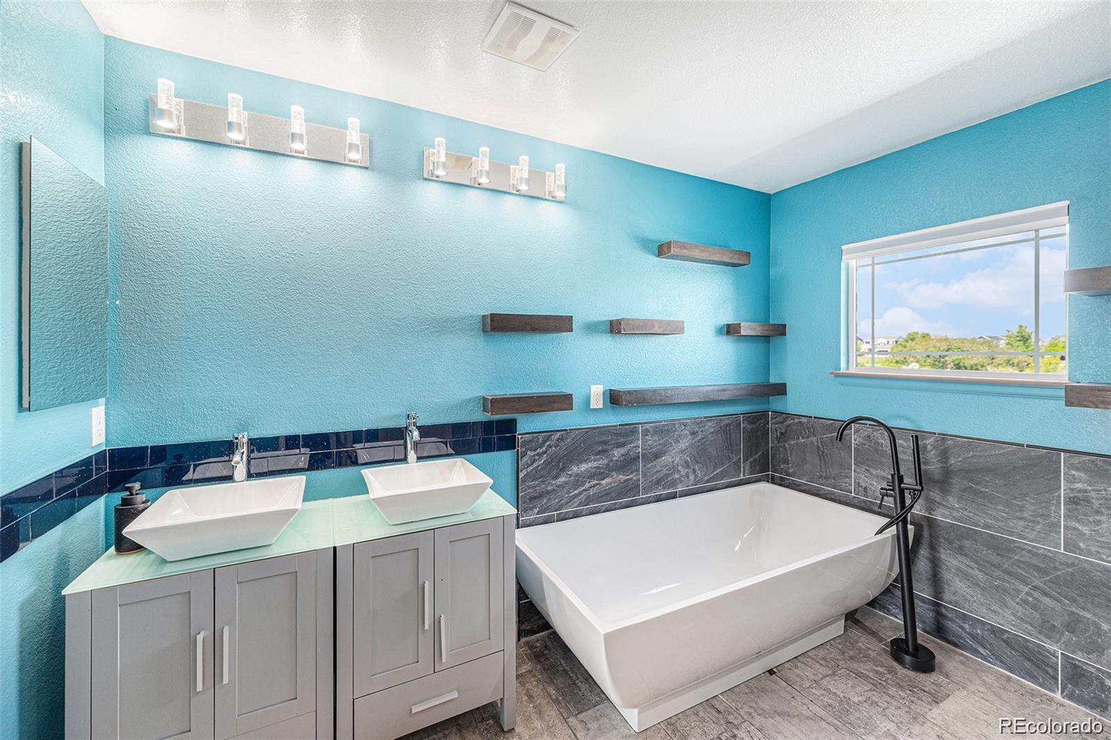 6147 N Flanders Street Aurora CO 80019