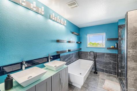 6147 N Flanders Street Aurora CO 80019