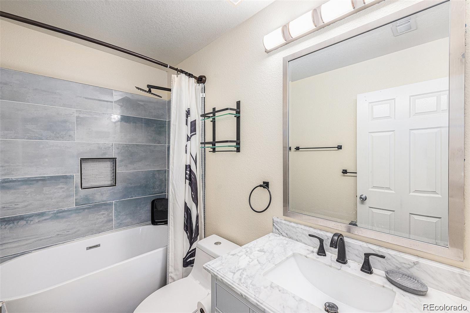 6147 N Flanders Street Aurora CO 80019