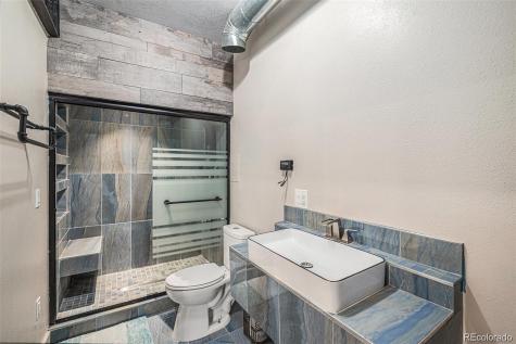 6147 N Flanders Street Aurora CO 80019