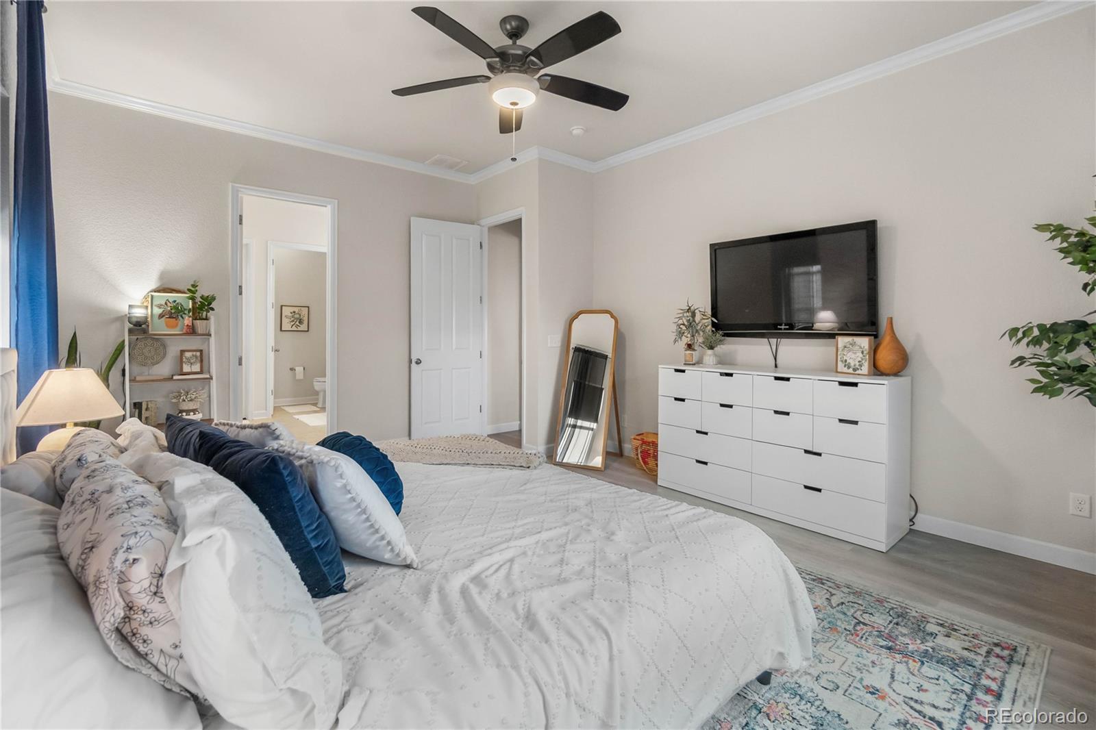 32 N Jackson Gap Way Aurora CO 80018