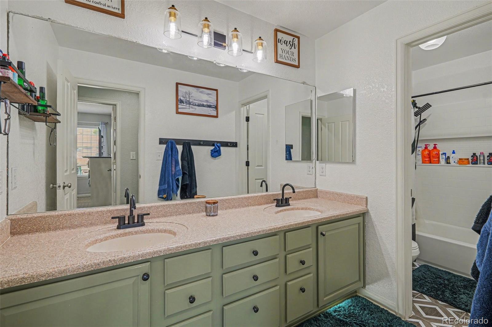 6915 S Fultondale Circle Aurora CO 80016