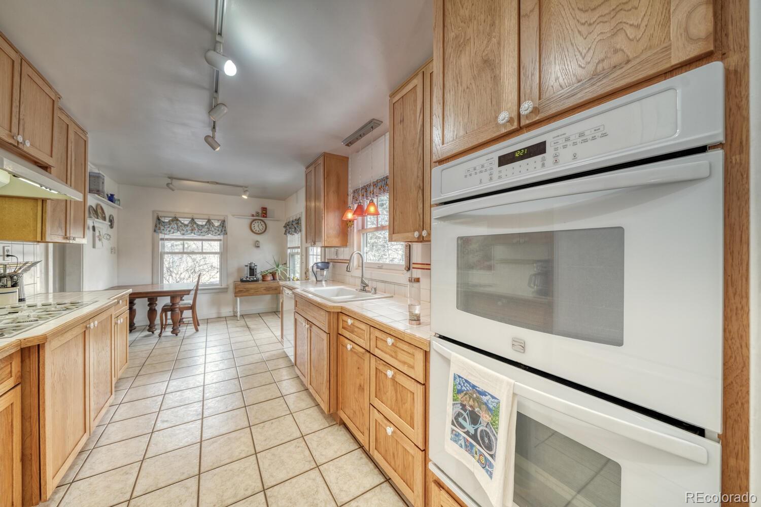 8225 W Us Highway 24 Cascade CO 80809