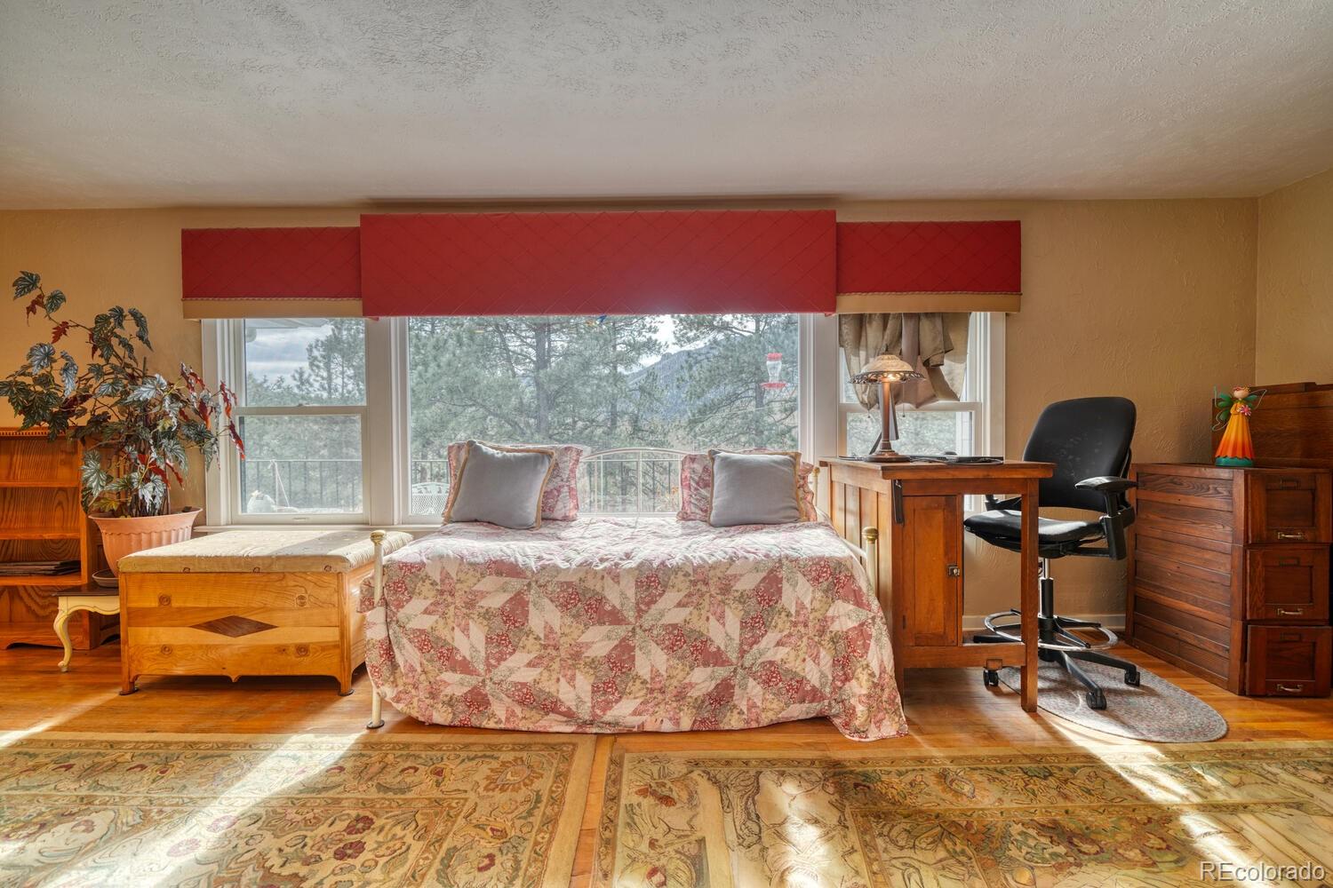 8225 W Us Highway 24 Cascade CO 80809
