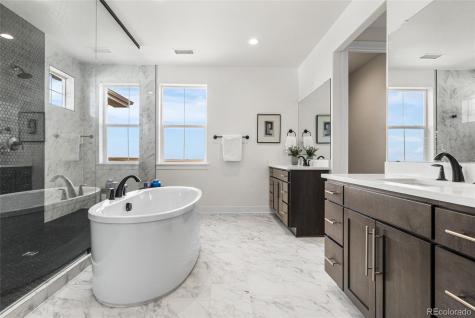 6638 S White Crow Court Aurora CO 80016