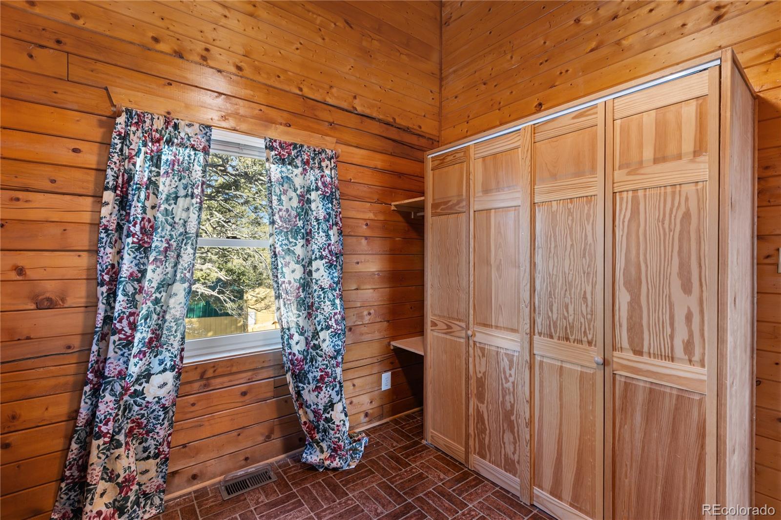 730 Cheyenne Creek Lake George CO 80827
