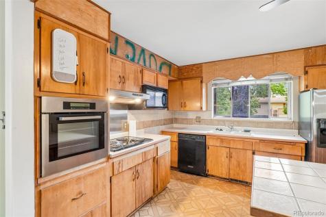 926 S Robb Way Lakewood CO 80226