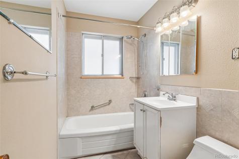926 S Robb Way Lakewood CO 80226