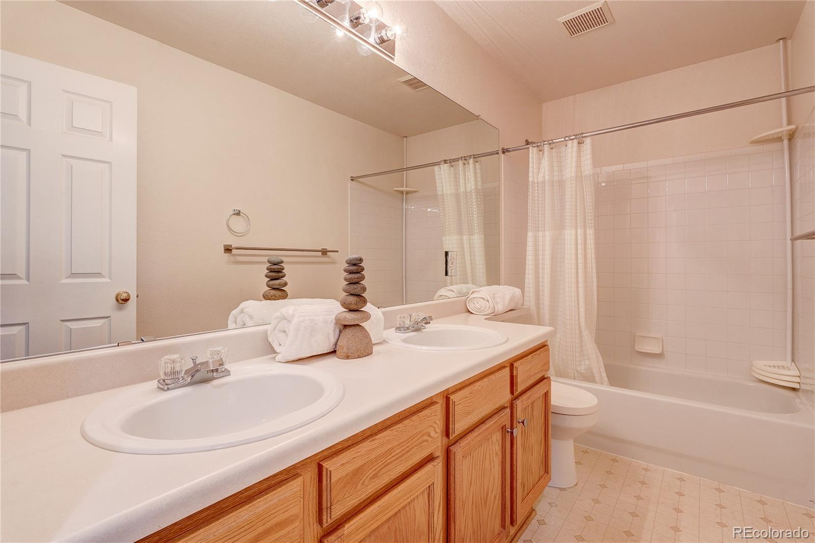 17808 E Oakwood Lane Aurora CO 80016