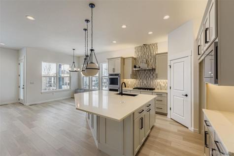 8895 S Riviera Way Aurora CO 80016