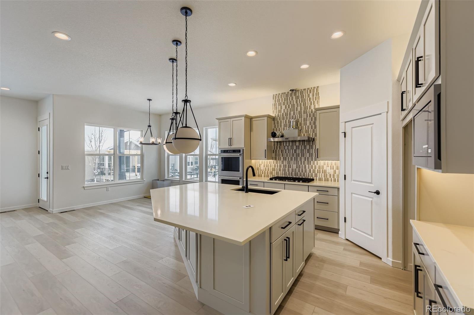 8895 S Riviera Way Aurora CO 80016
