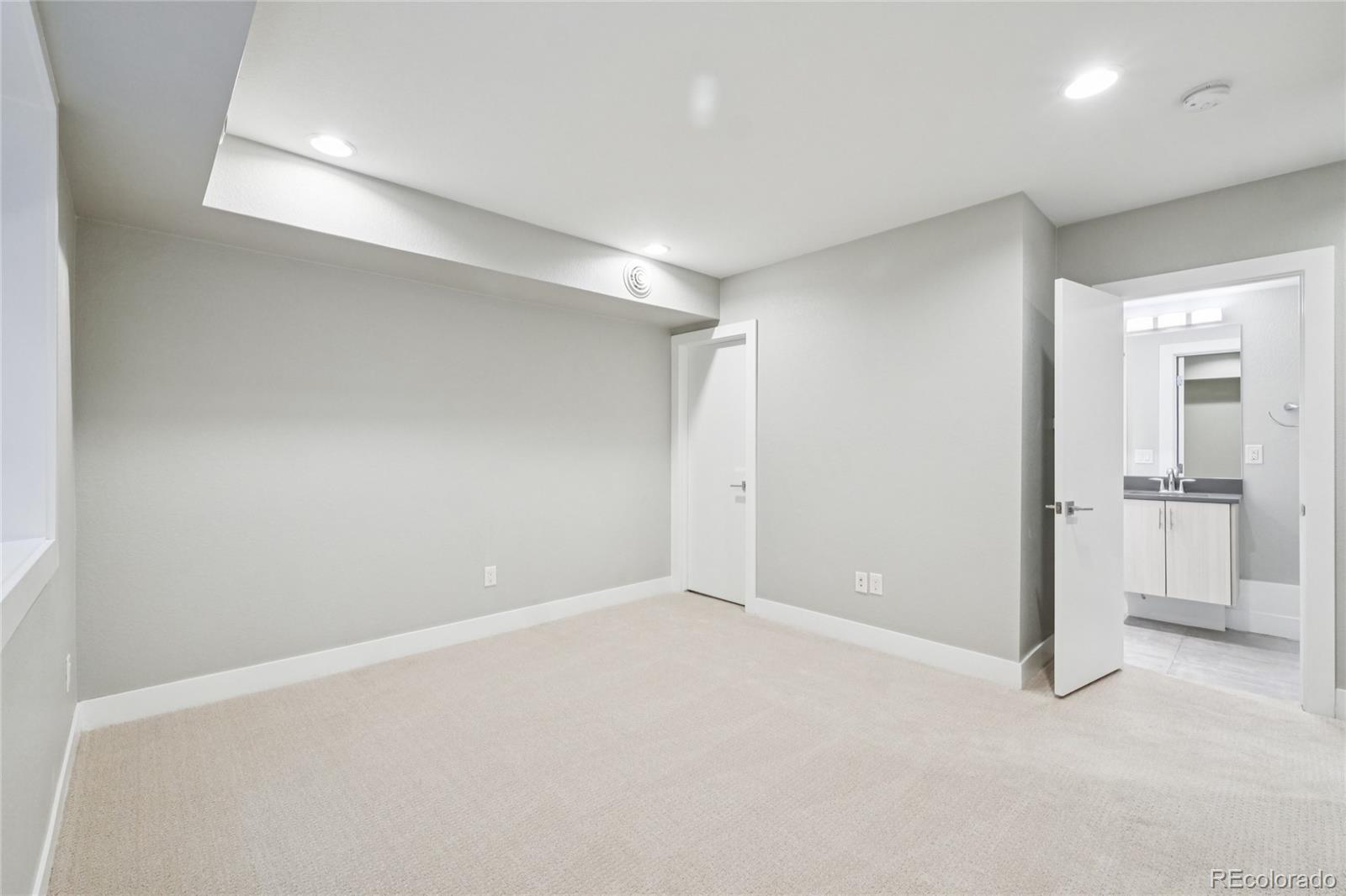 558 Madison Street Denver CO 80206
