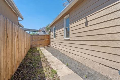 4636 Leaf Court Denver CO 80216