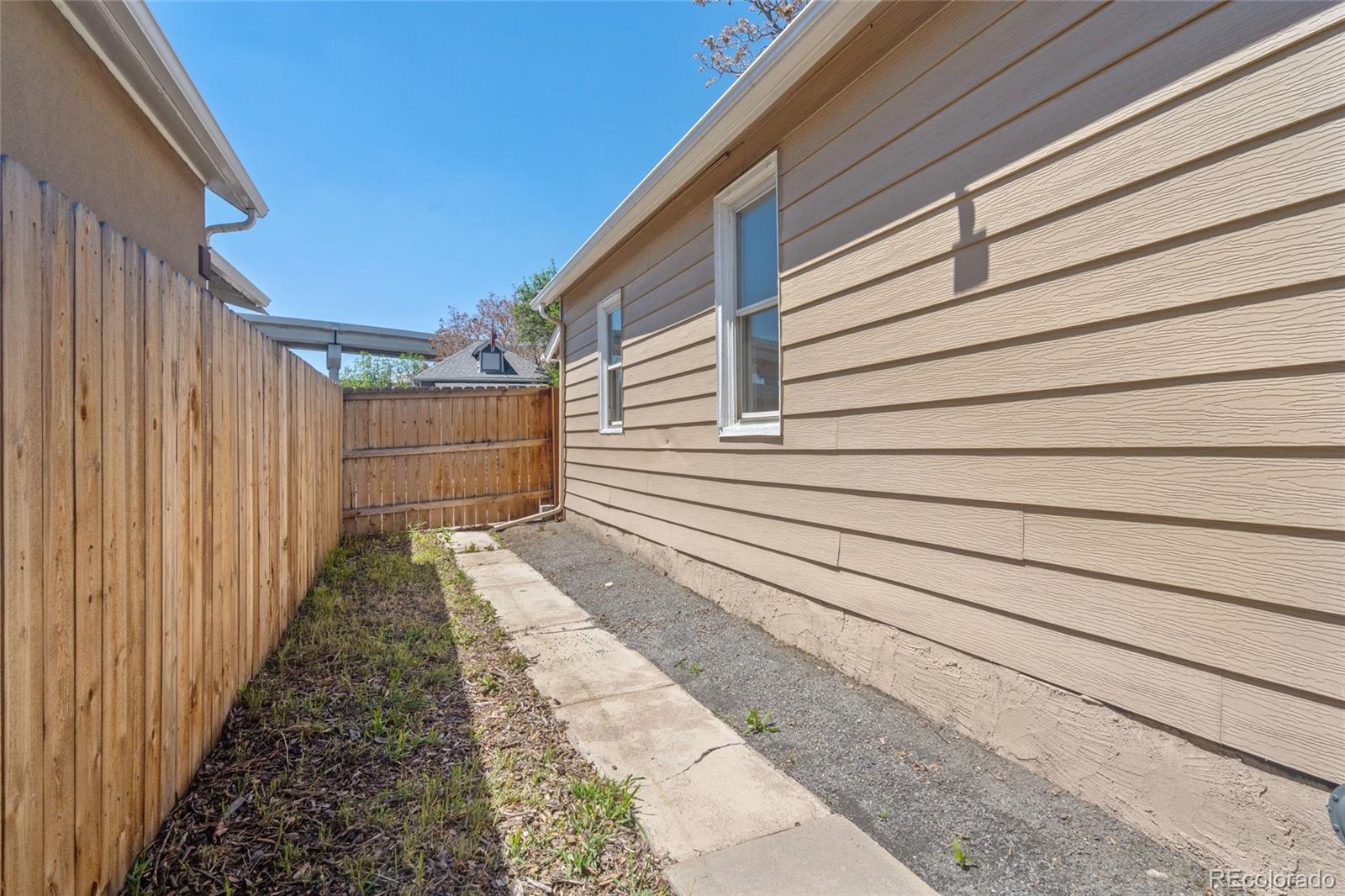 4636 Leaf Court Denver CO 80216