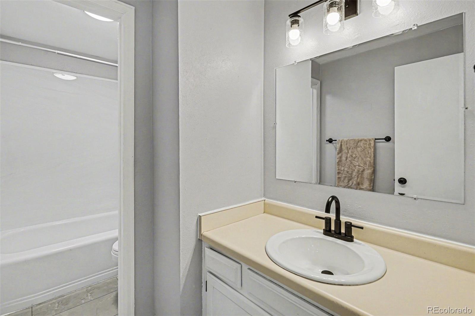 4244 S Bahama Street Aurora CO 80013