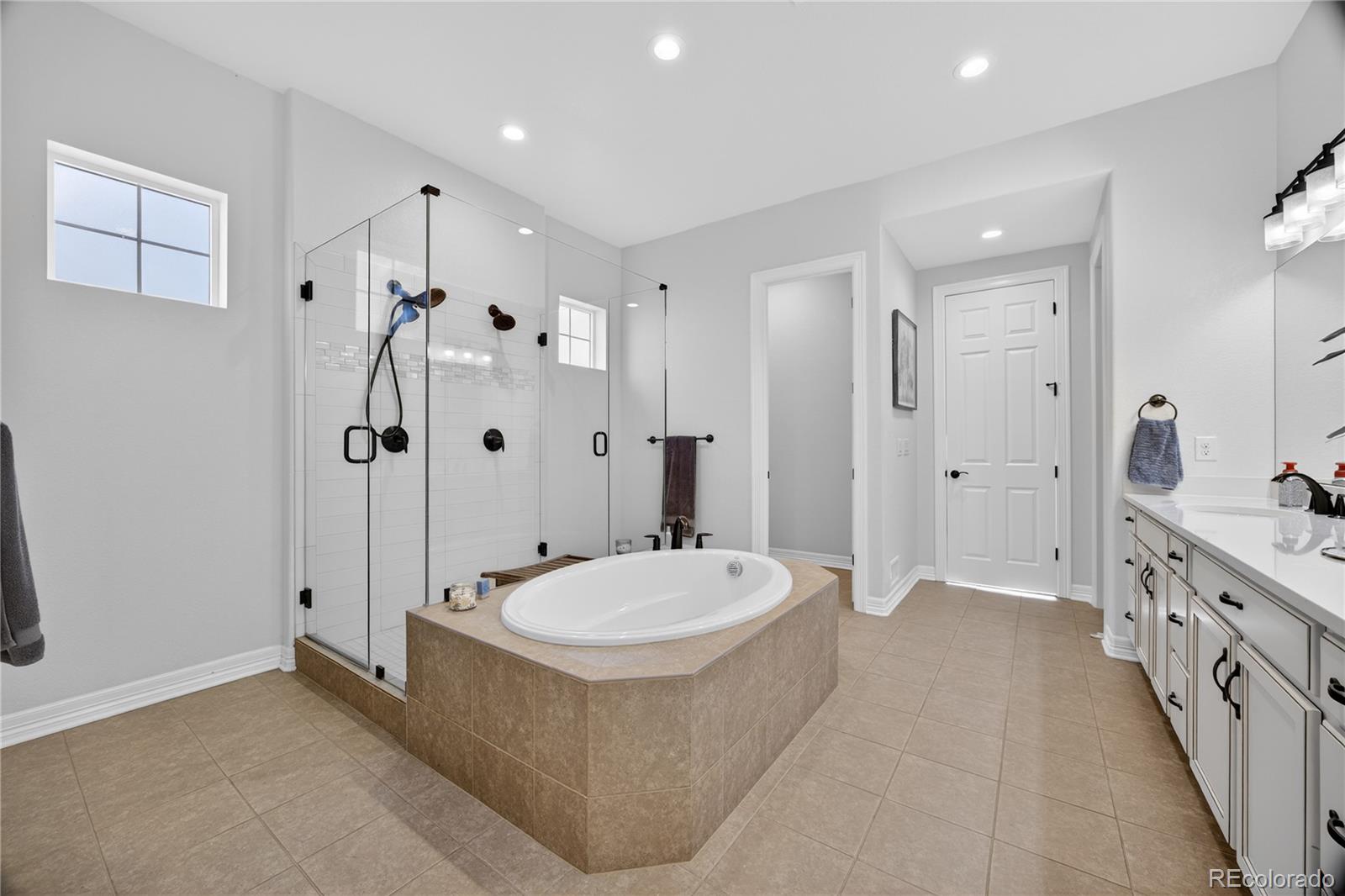 27560 E Lakeview Drive Aurora CO 80016