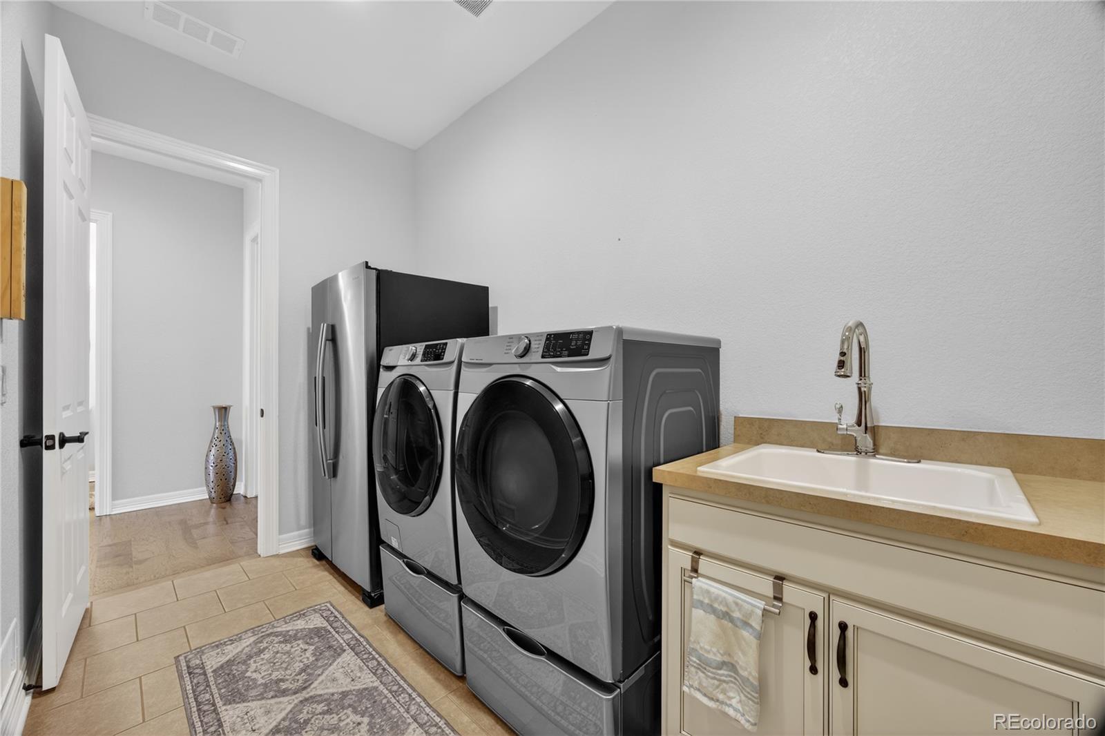 27560 E Lakeview Drive Aurora CO 80016
