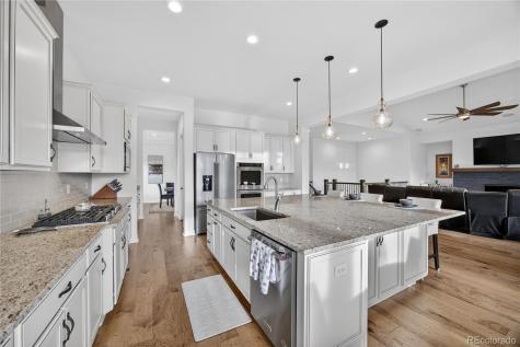27560 E Lakeview Drive Aurora CO 80016