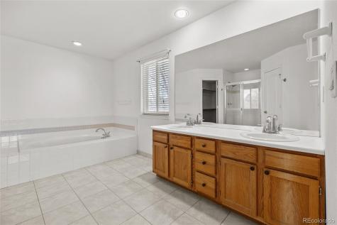 19418 E Crestridge Circle Centennial CO 80015