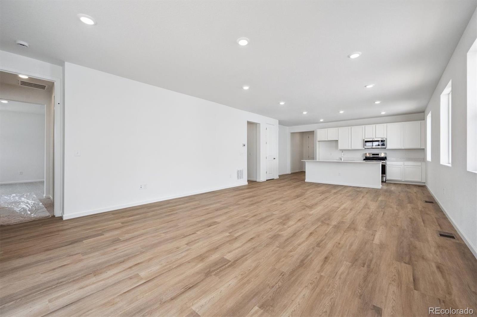 45933 Wood Thrush Avenue Bennett CO 80102
