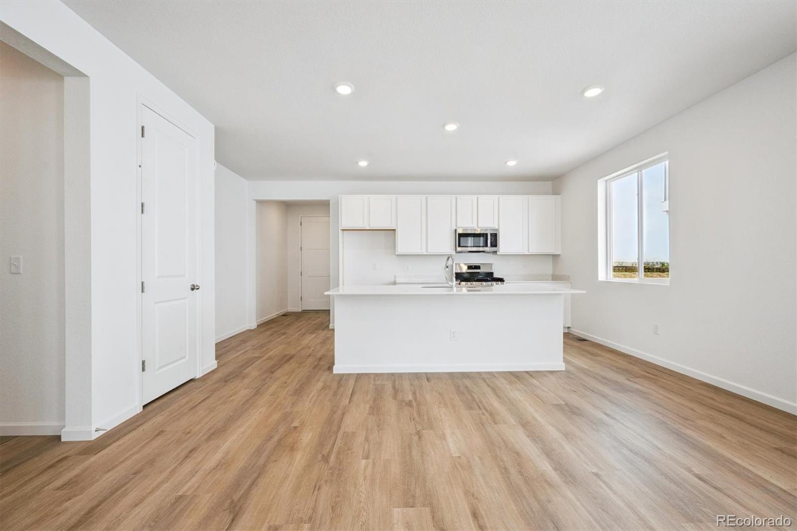 45933 Wood Thrush Avenue Bennett CO 80102