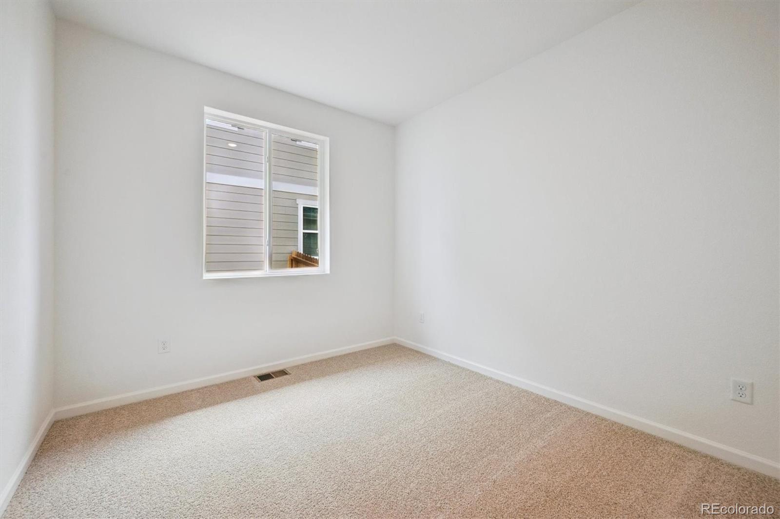 45933 Wood Thrush Avenue Bennett CO 80102