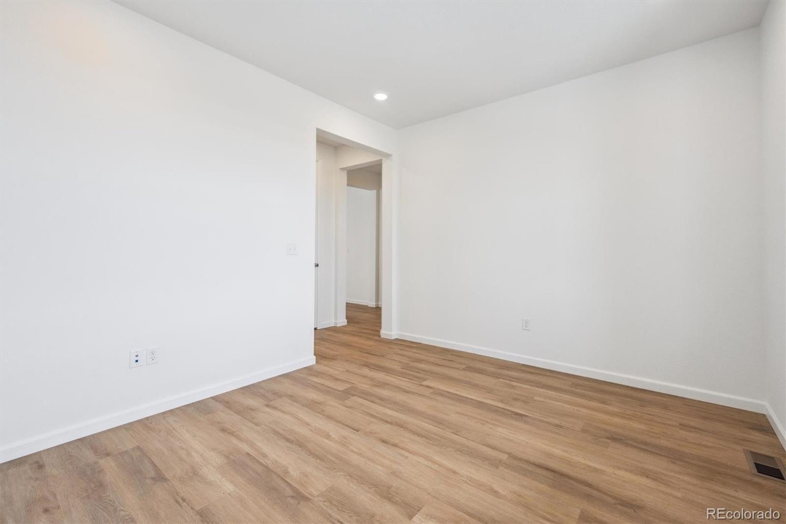 45933 Wood Thrush Avenue Bennett CO 80102