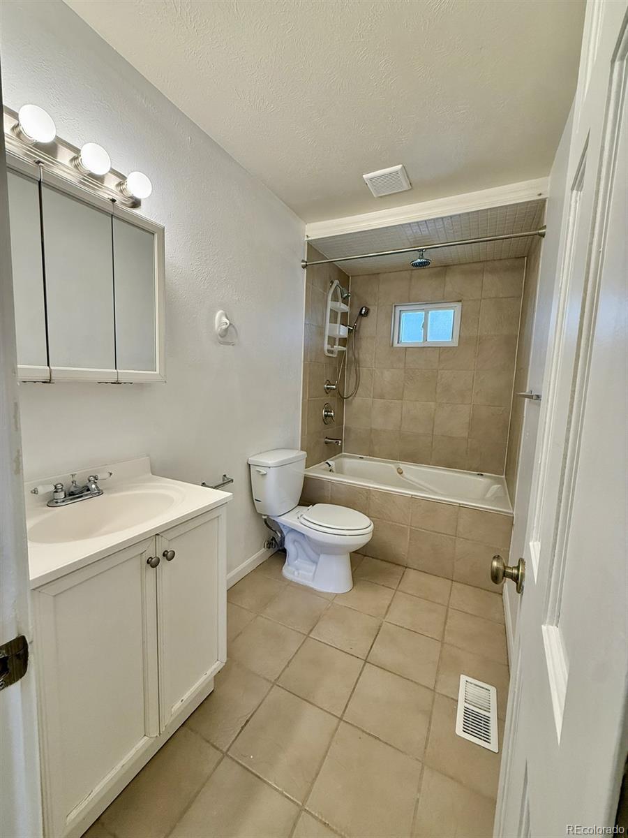 1865 S Ivory Court Aurora CO 80017