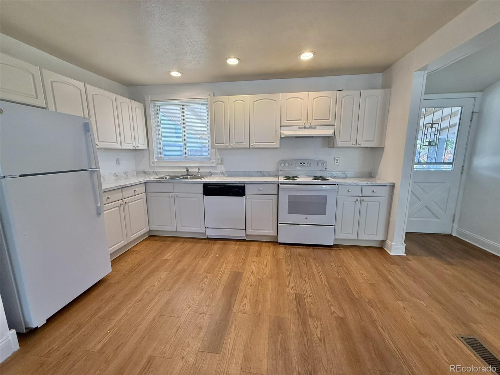 1865 S Ivory Court Aurora CO 80017