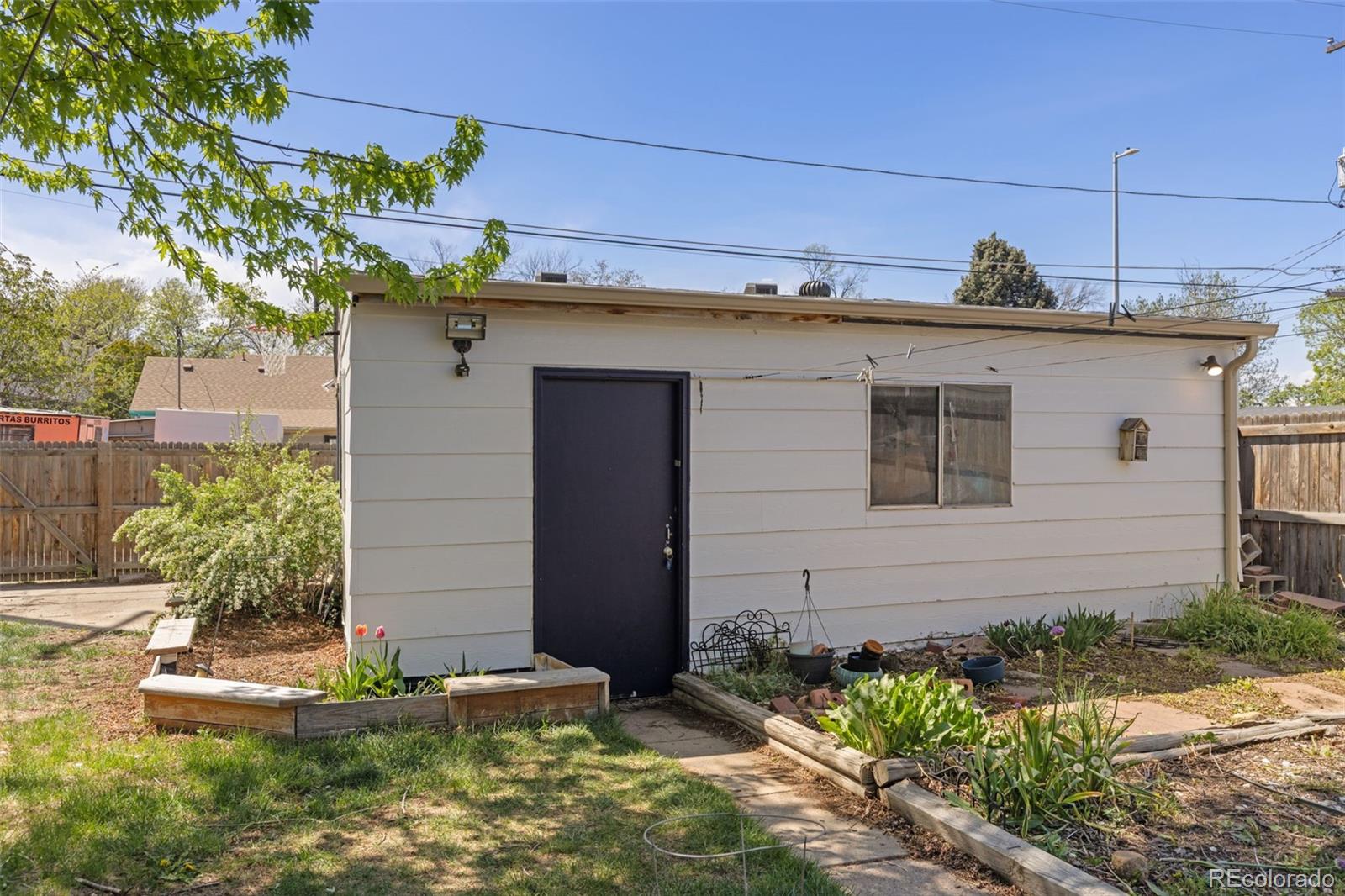 1157 Kingston Street Aurora CO 80010