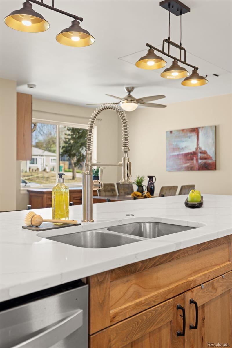 1157 Kingston Street Aurora CO 80010