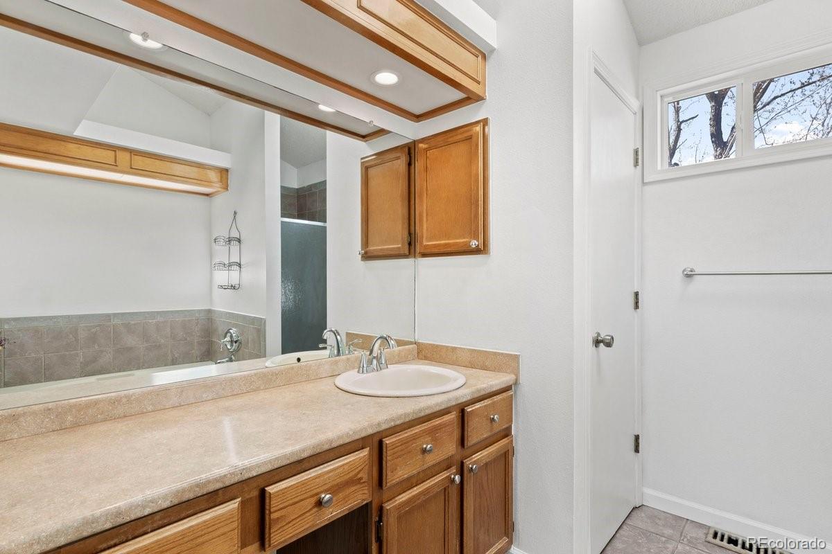 3819 S Waco Street Aurora CO 80013