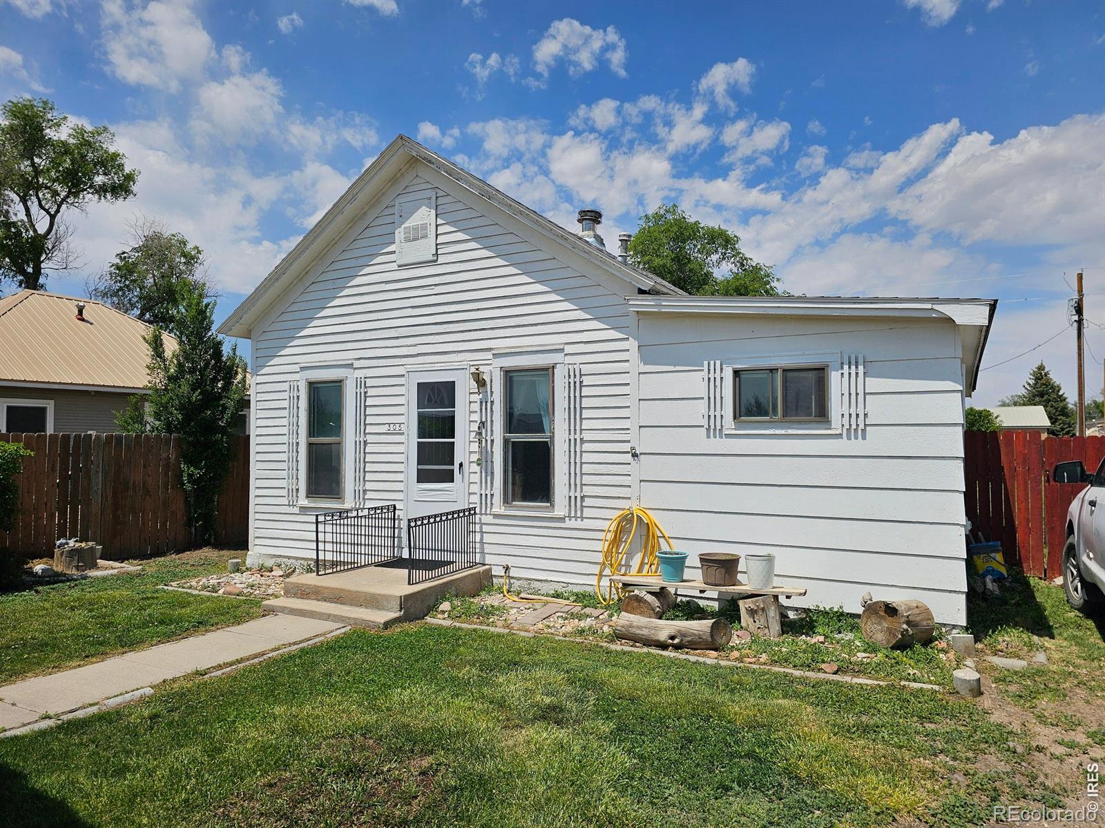 305 W 1st Avenue Iliff CO 80736
