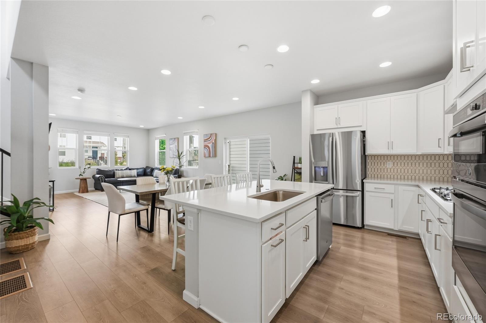 9912 Monte Vista Avenue Littleton CO 80125