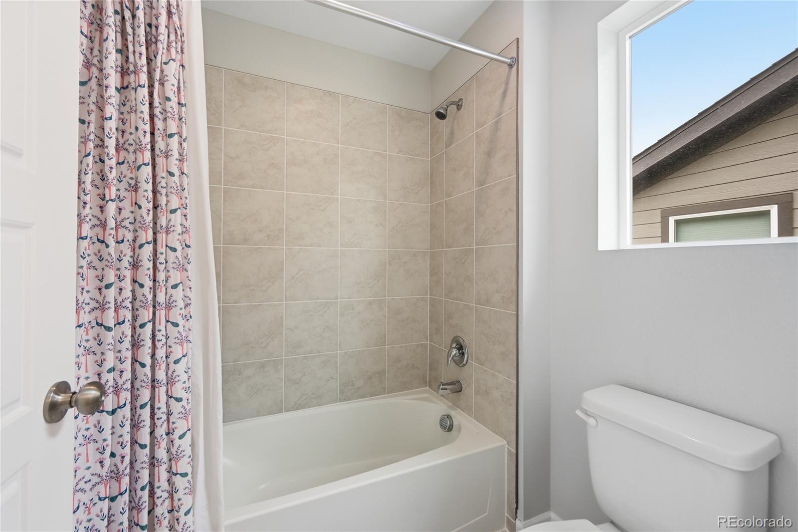 9912 Monte Vista Avenue Littleton CO 80125
