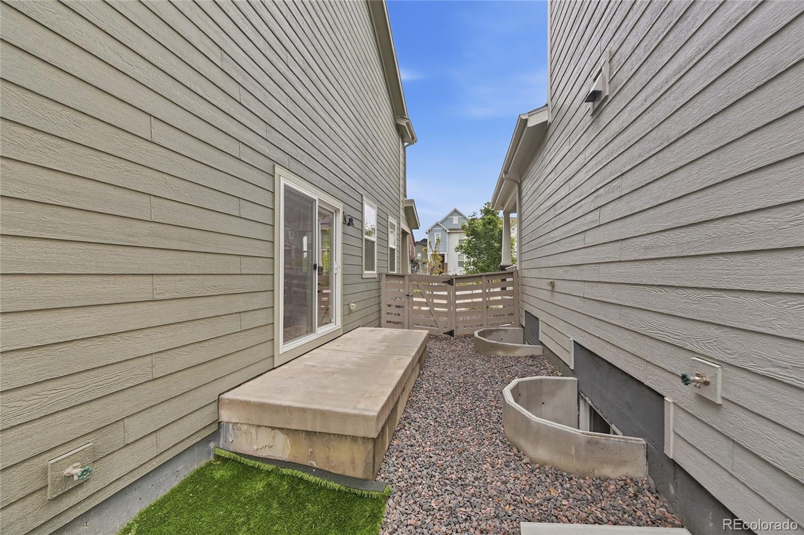 9912 Monte Vista Avenue Littleton CO 80125