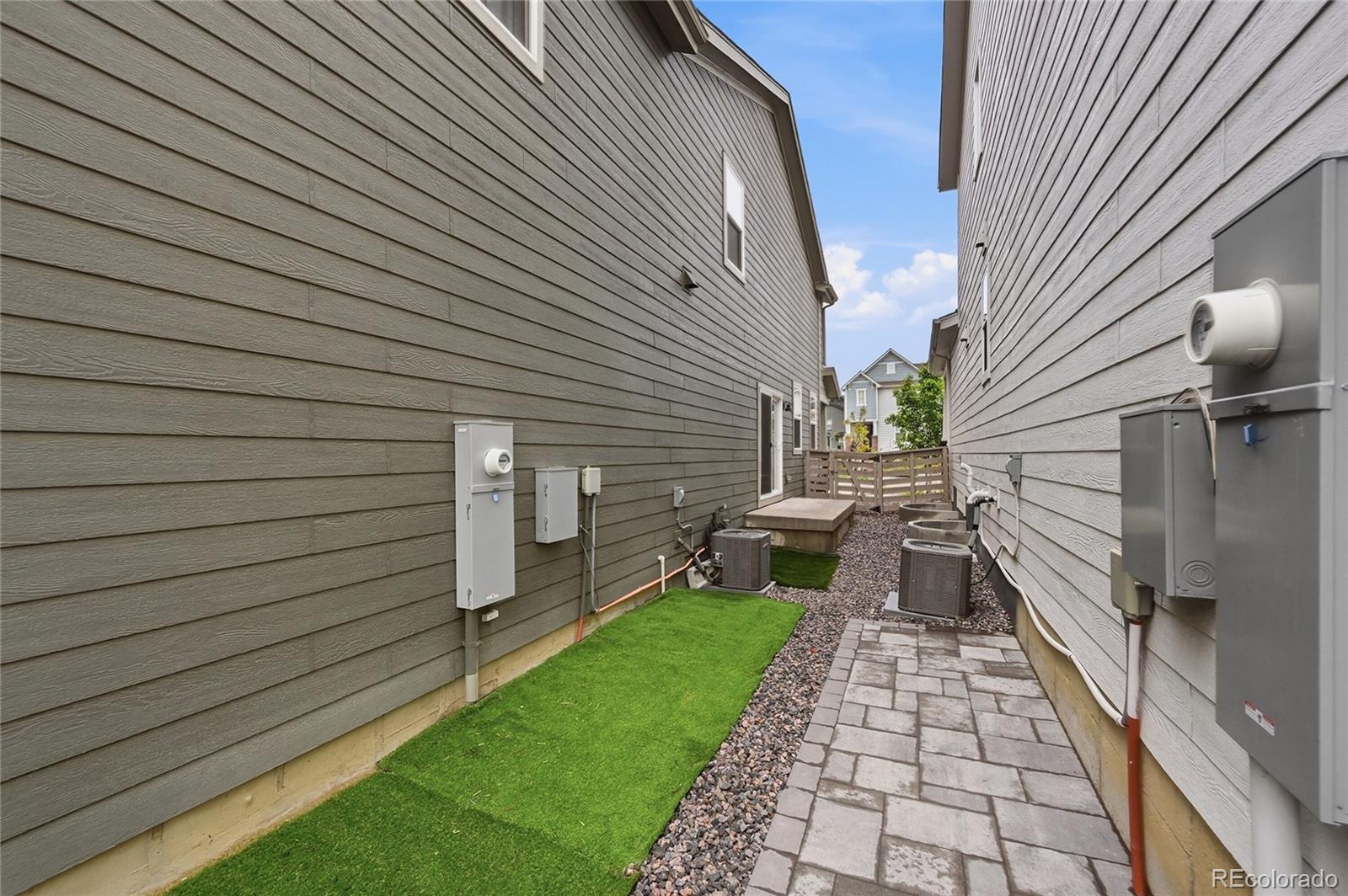 9912 Monte Vista Avenue Littleton CO 80125