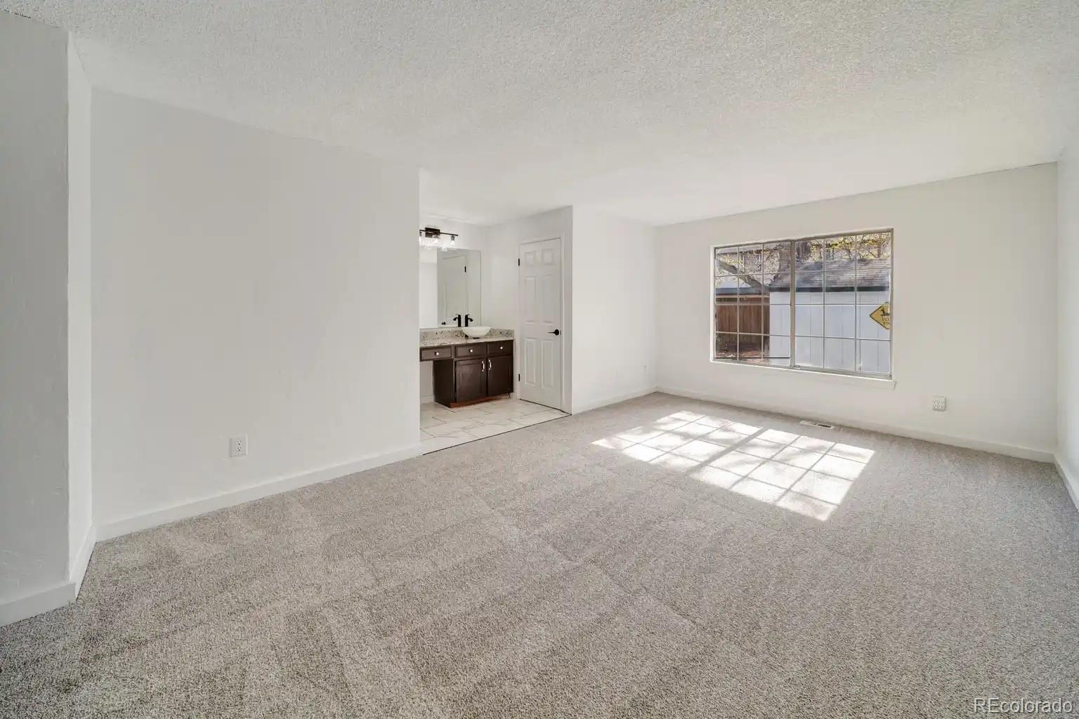 4666 Freeport Way Denver CO 80239