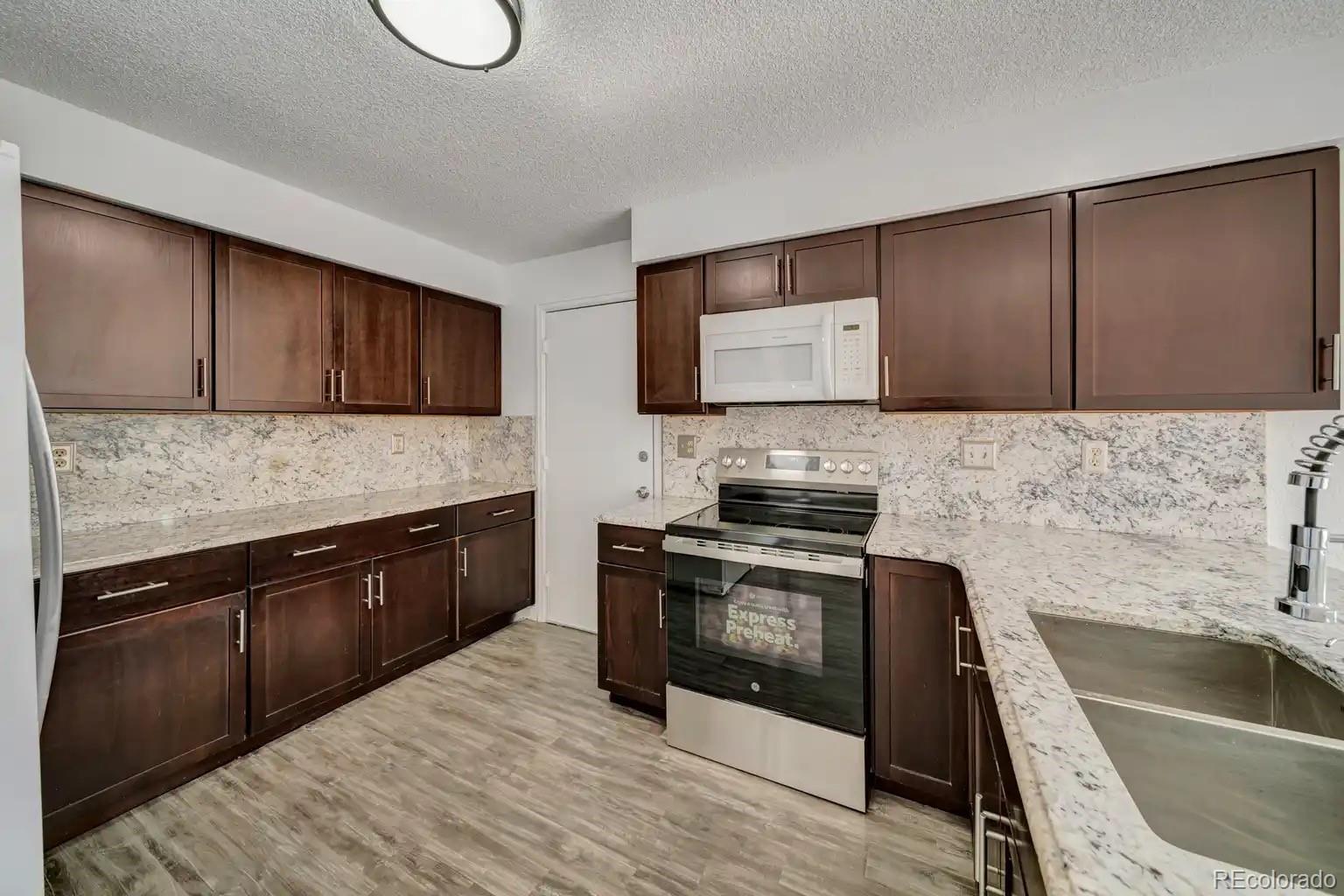 4666 Freeport Way Denver CO 80239