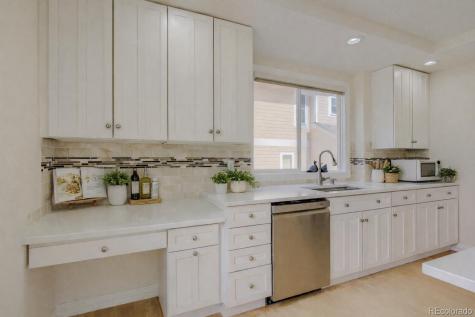 9041 Kittiwake Street Littleton CO 80126