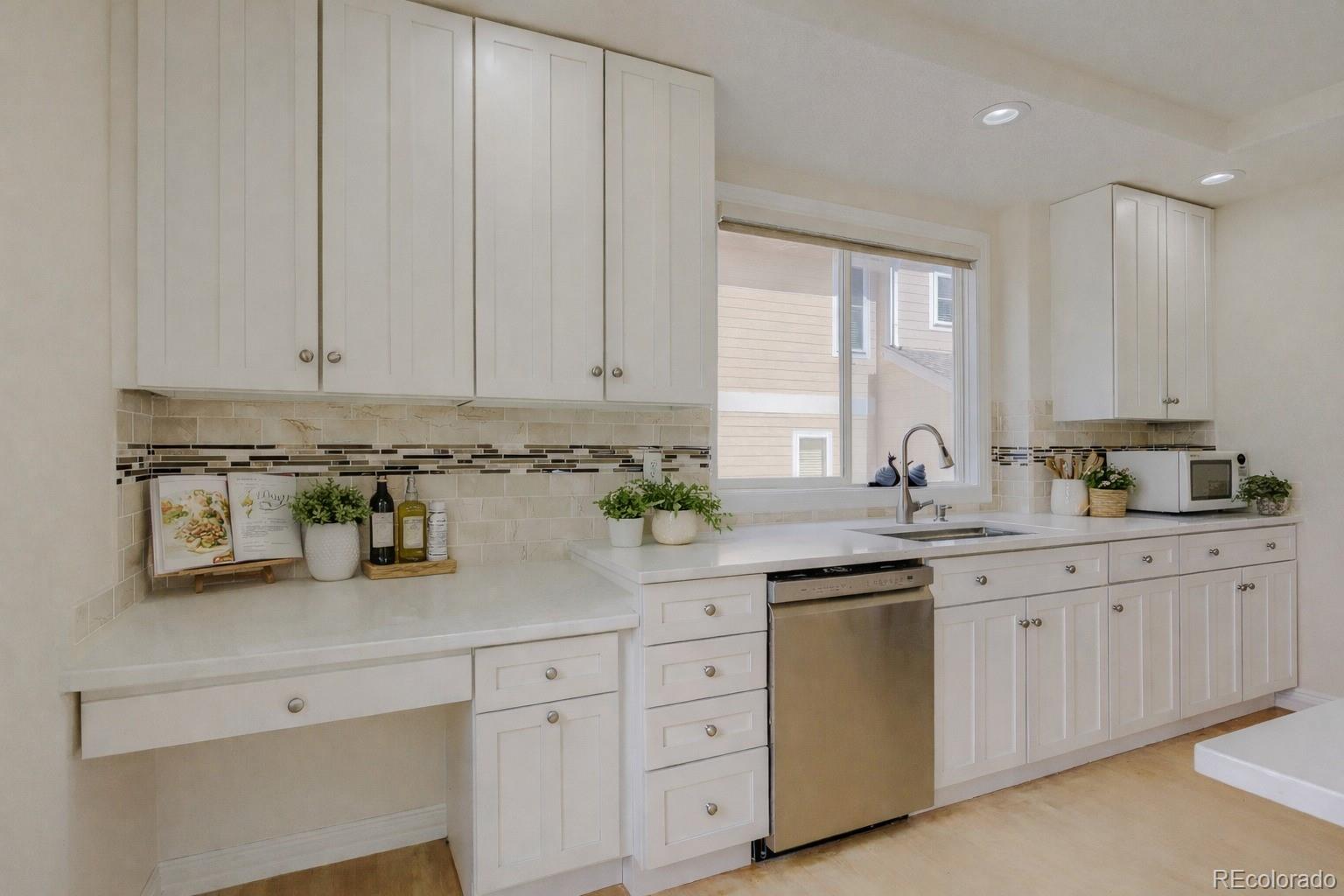 9041 Kittiwake Street Littleton CO 80126