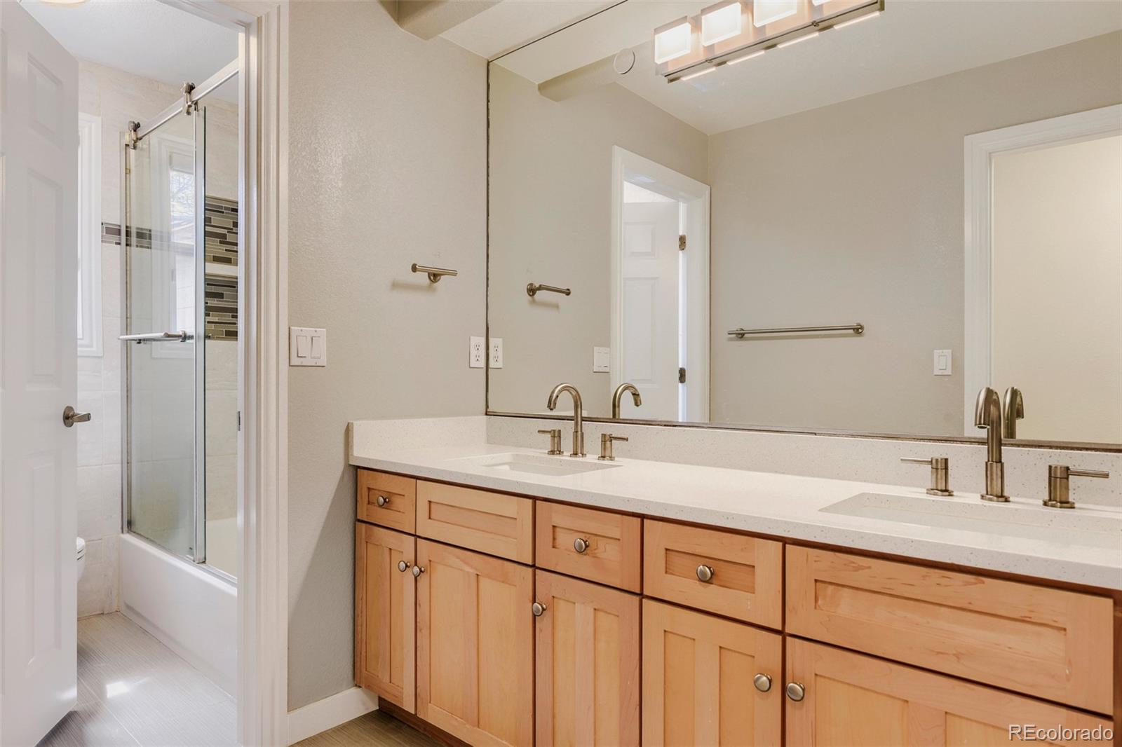 9041 Kittiwake Street Littleton CO 80126