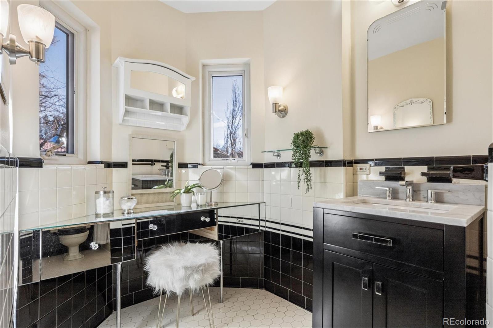 6 Ivy Lane Denver CO 80220