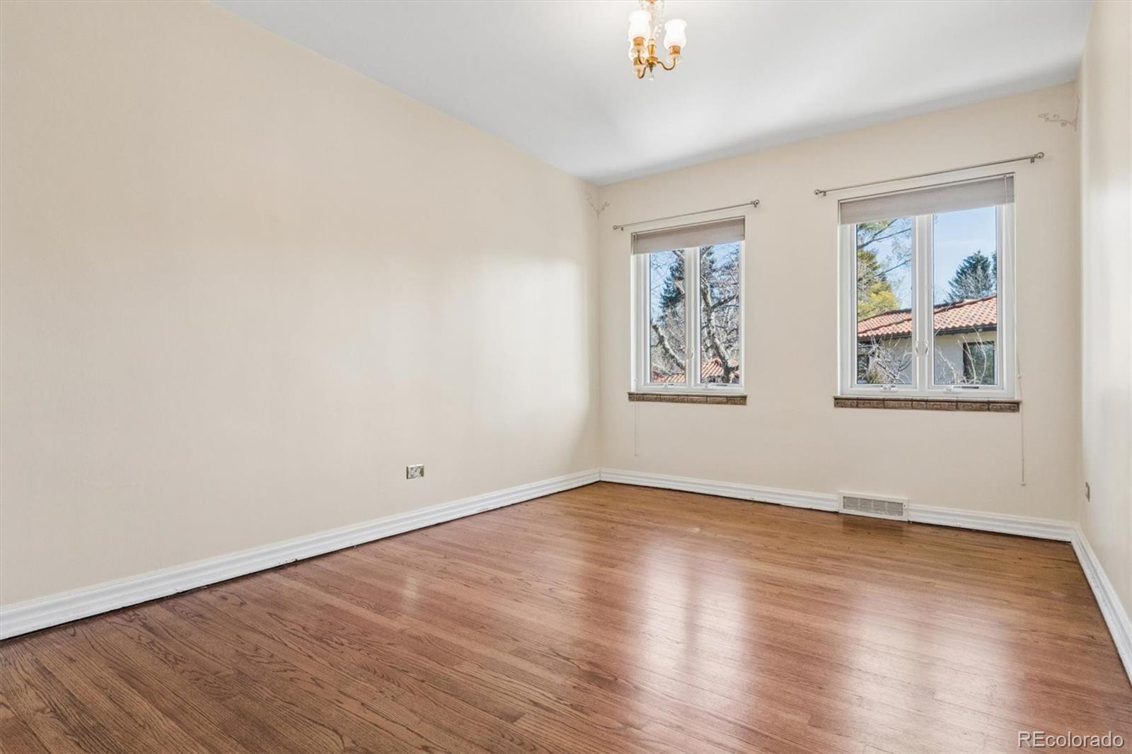 6 Ivy Lane Denver CO 80220