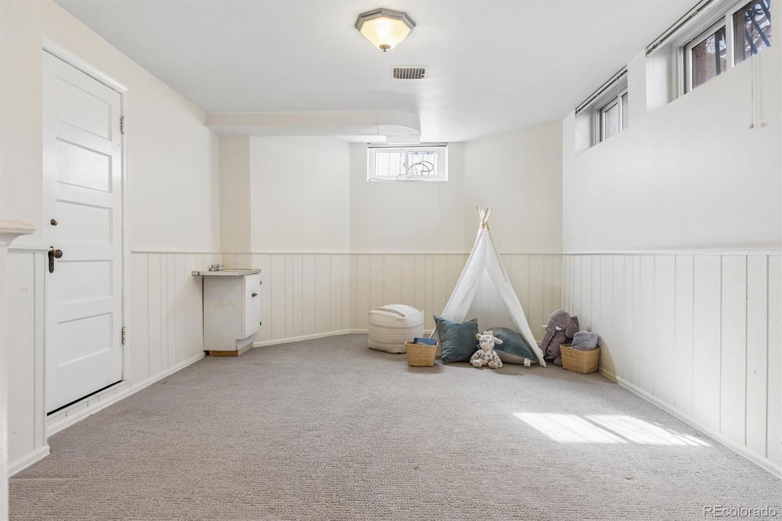 6 Ivy Lane Denver CO 80220