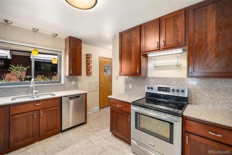 2064 Ironton Street Aurora CO 80010