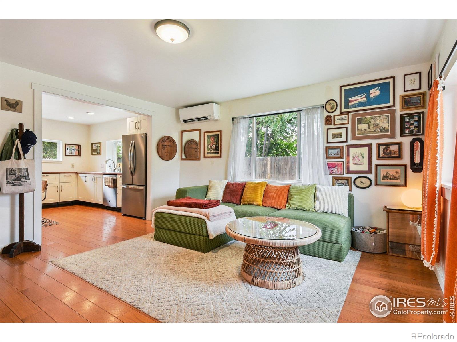 Denver CO, 4714 Leaf Court