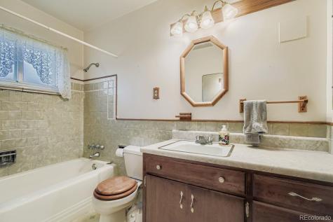 2381 Nome Street Aurora CO 80010